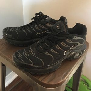 Nike Air. 5.5Y black GUC!